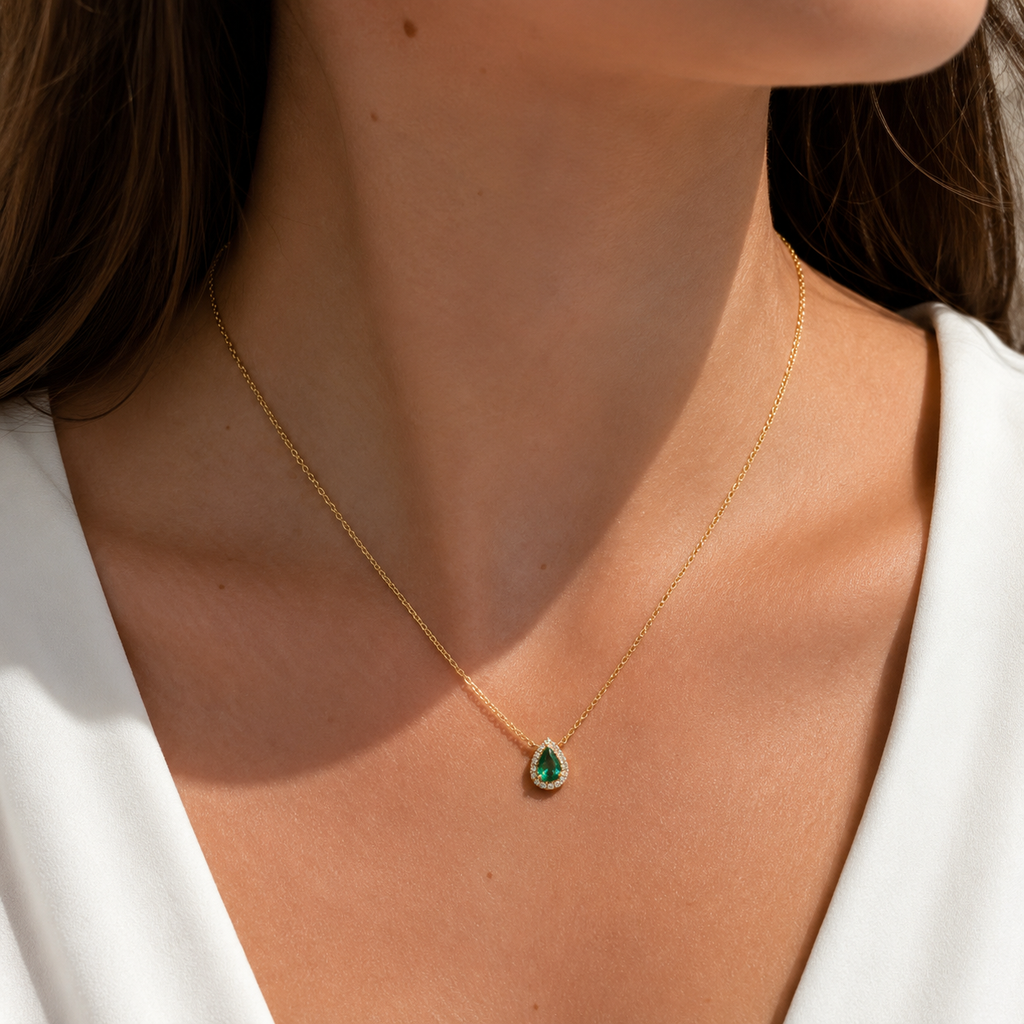 Collar Emerald Pear Diamond