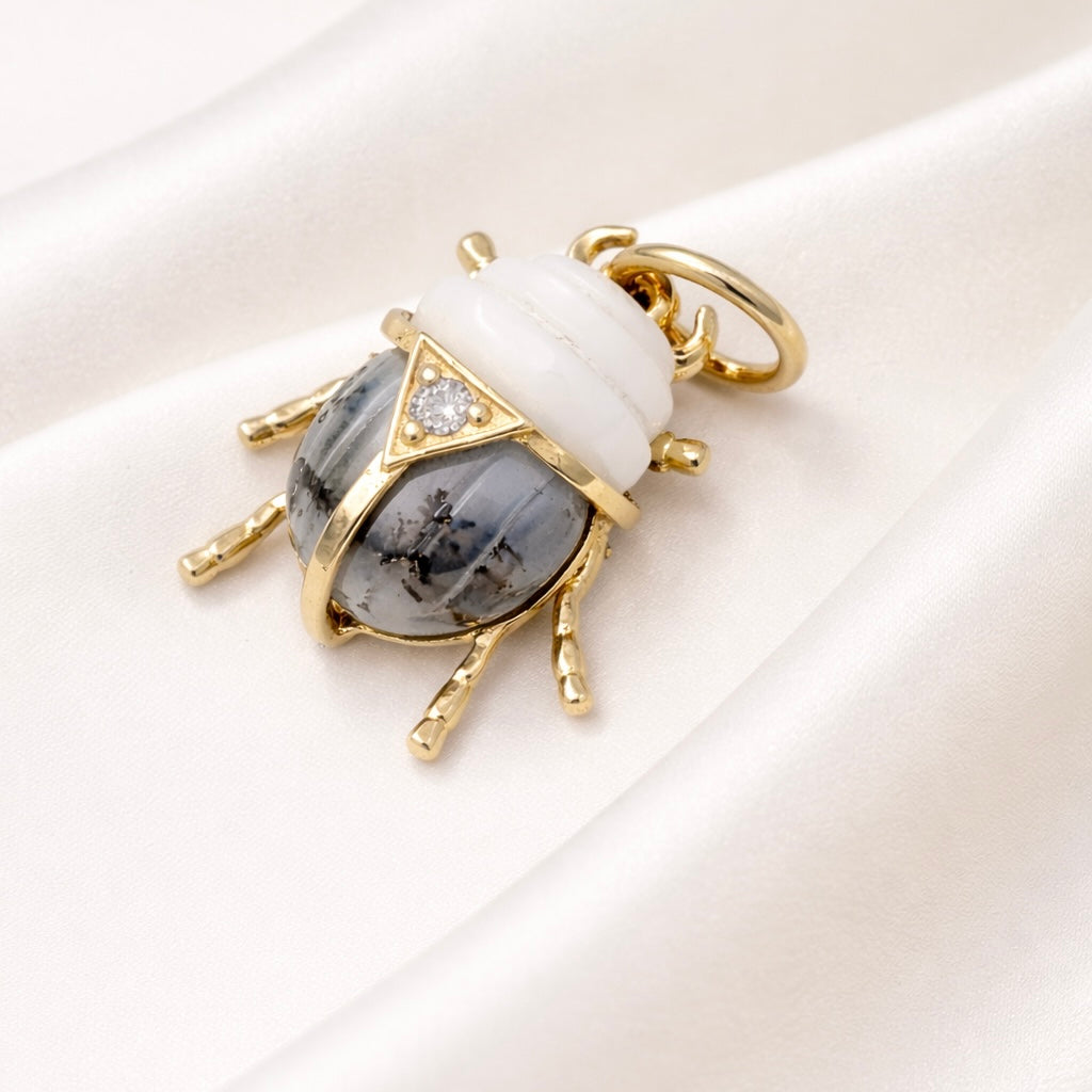 Charm Escarabajo