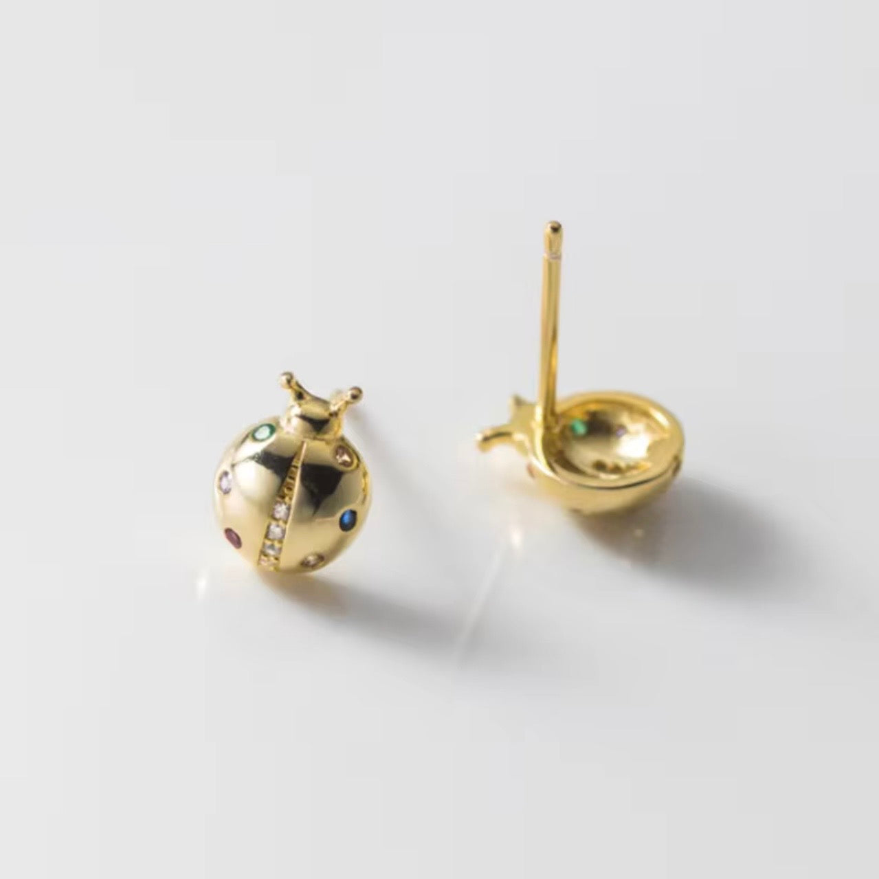 Aretes Ladybird