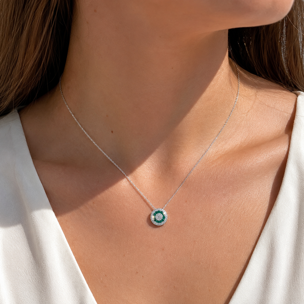 Collar Emerald Halo Diamond